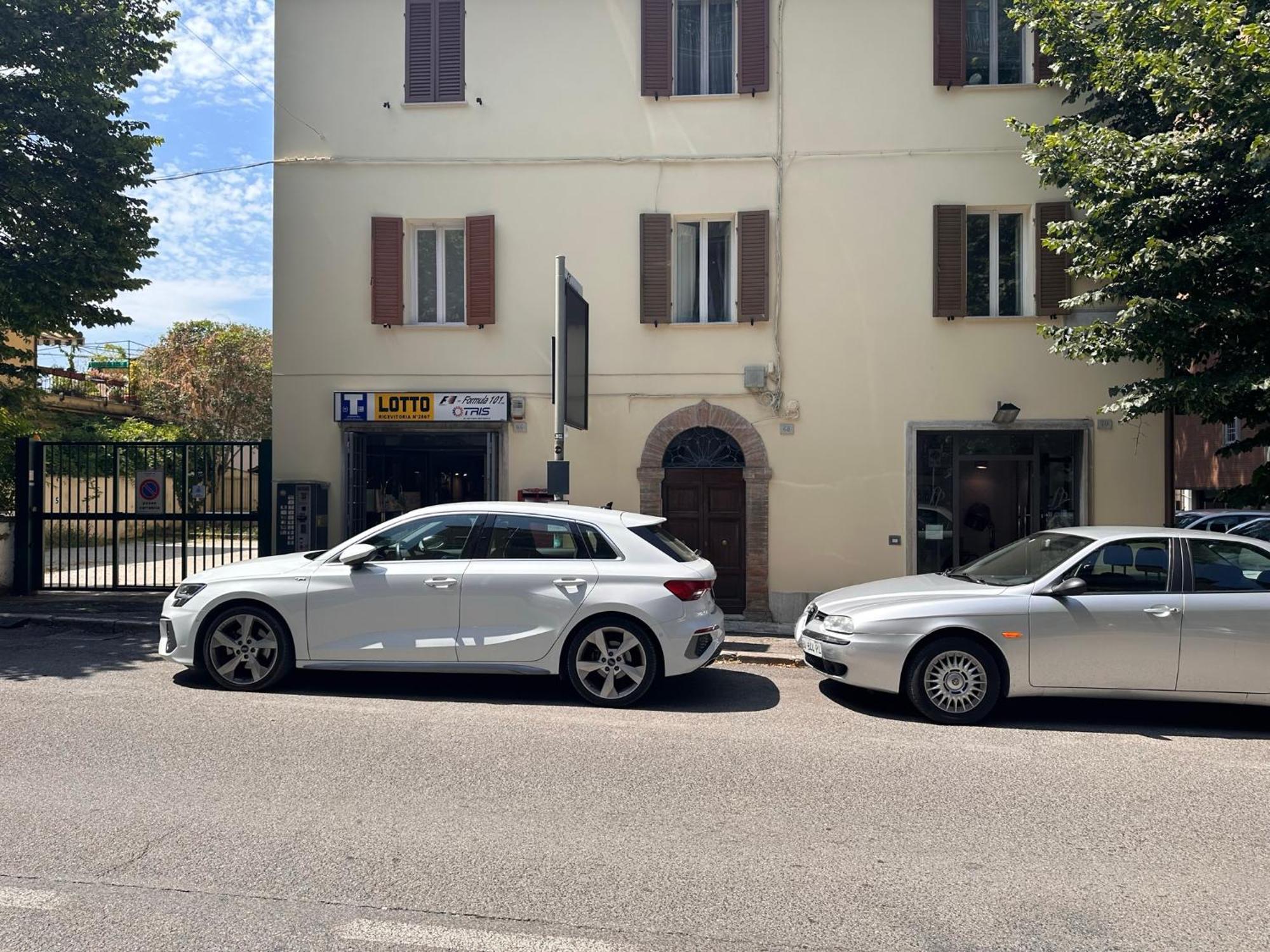 Centralissimo - Nuovo - Parcheggio Privato Perugia Buitenkant foto